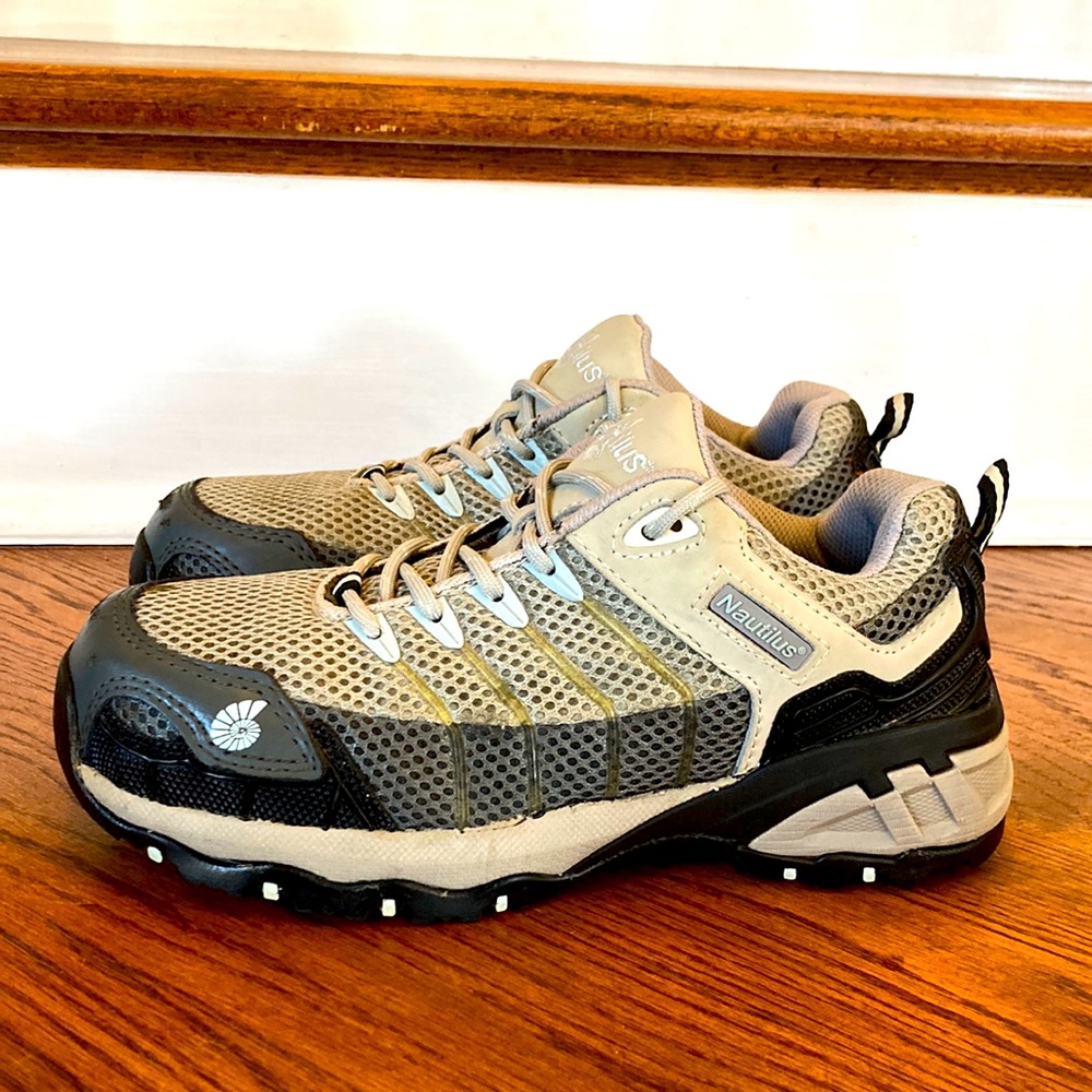 Nautilus Women's Sz 6.5 W Safety Shoes